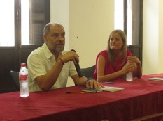 El escritor Pablo Aranda, durante un momento de su clase magistral.